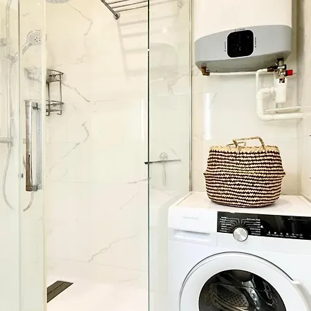 107 - Tour Eiffel Luxe 15eme * Parijs