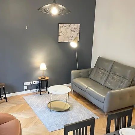 107 - Tour Eiffel Luxe 15eme Appartement *