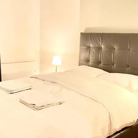 107 - Tour Eiffel Luxe 15eme