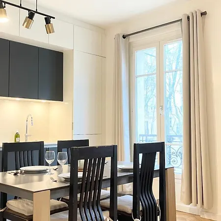 107 - Tour Eiffel Luxe 15eme Appartement