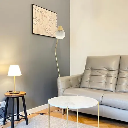 107 - Tour Eiffel Luxe 15eme Parijs